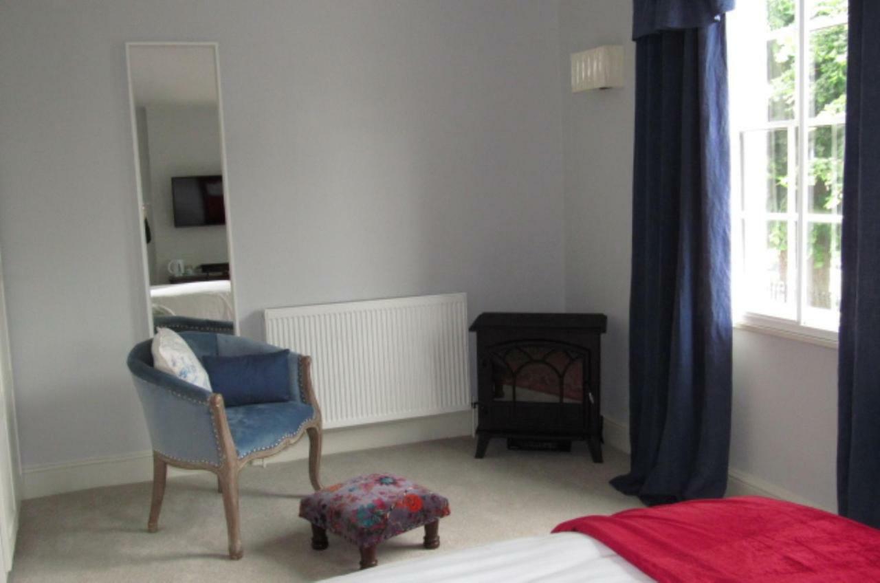 The Old Vicarage Hotel & Restaurant Bridgwater Exterior foto A room at the hotel